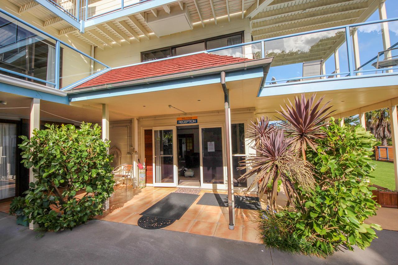 By The Bay Beachfront Apartments Mangonui Zimmer foto
