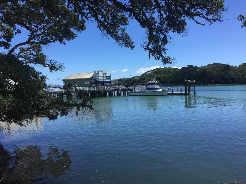 By The Bay Beachfront Apartments Mangonui Zimmer foto