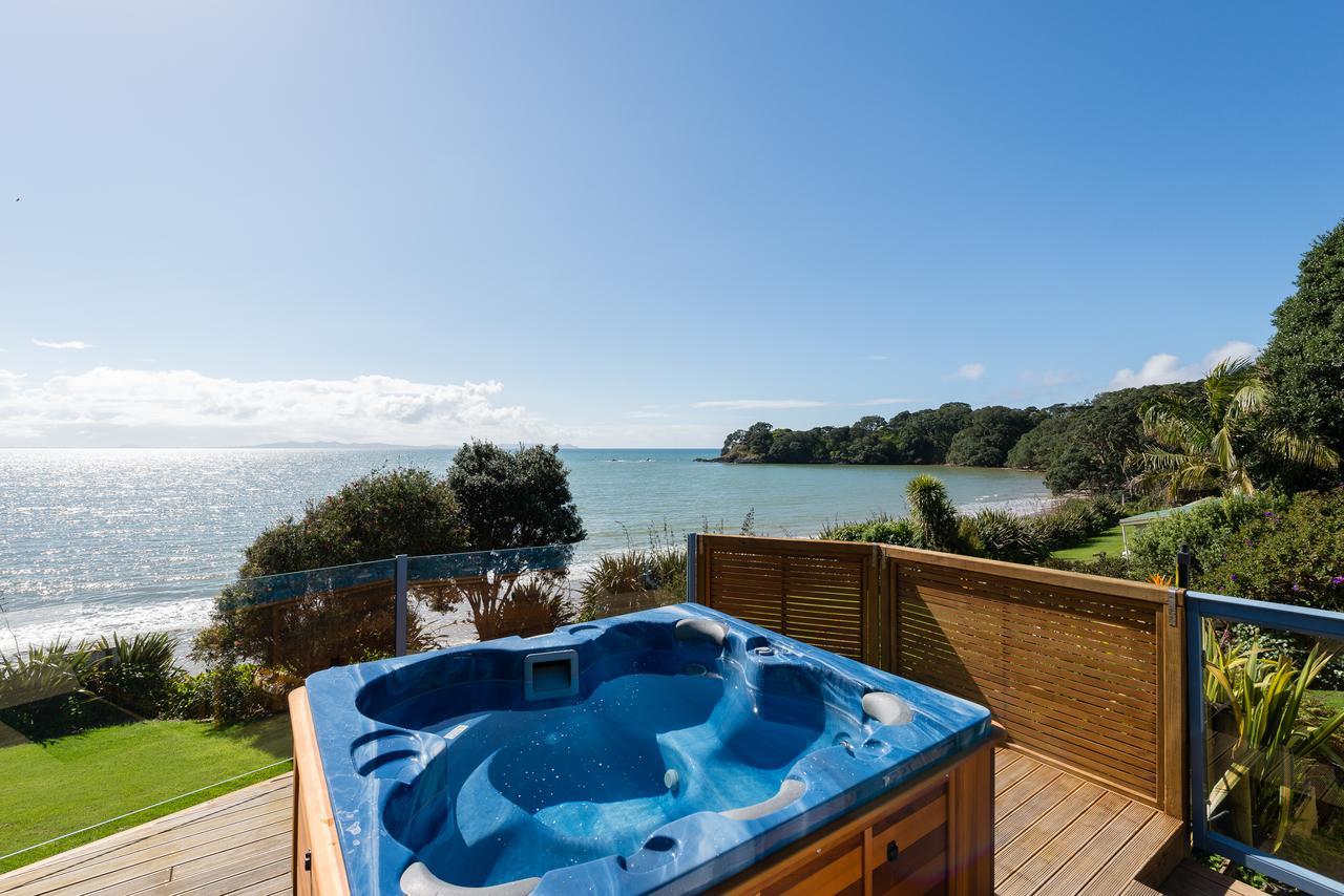 By The Bay Beachfront Apartments Mangonui Zimmer foto