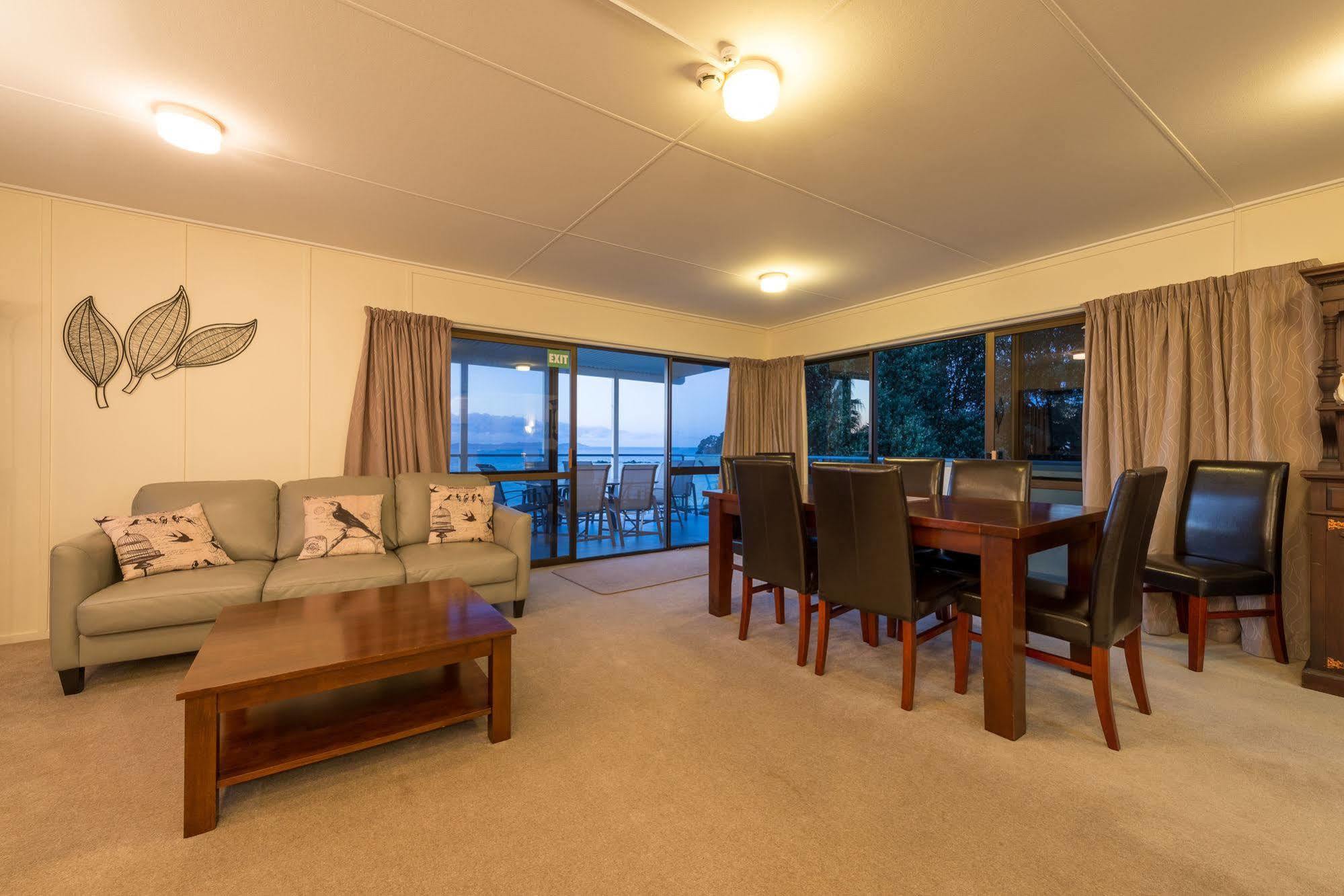 By The Bay Beachfront Apartments Mangonui Exterior foto
